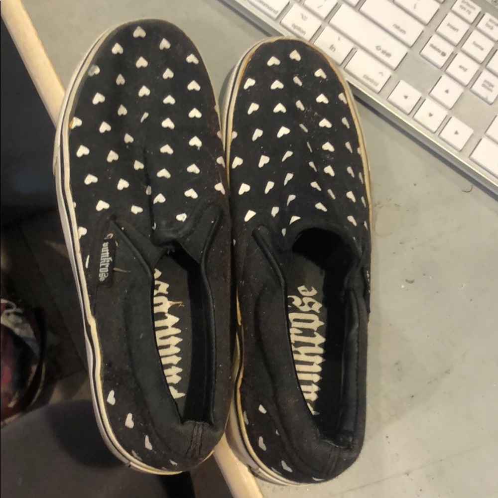 Punkrose black with white hearts slip on shoes